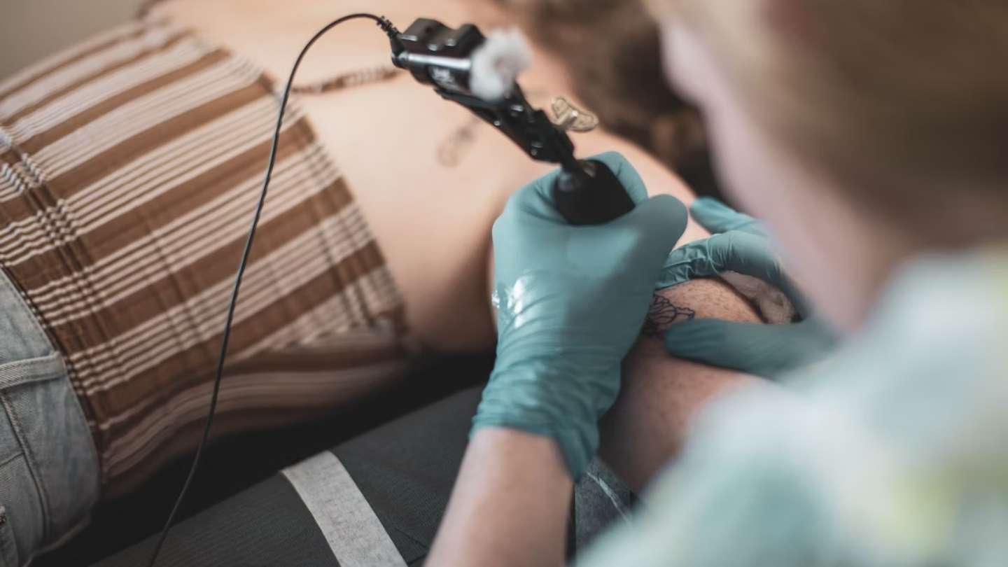Enschede-Residents-Get-Tattoos-to-Celebrate-City-Anniversary